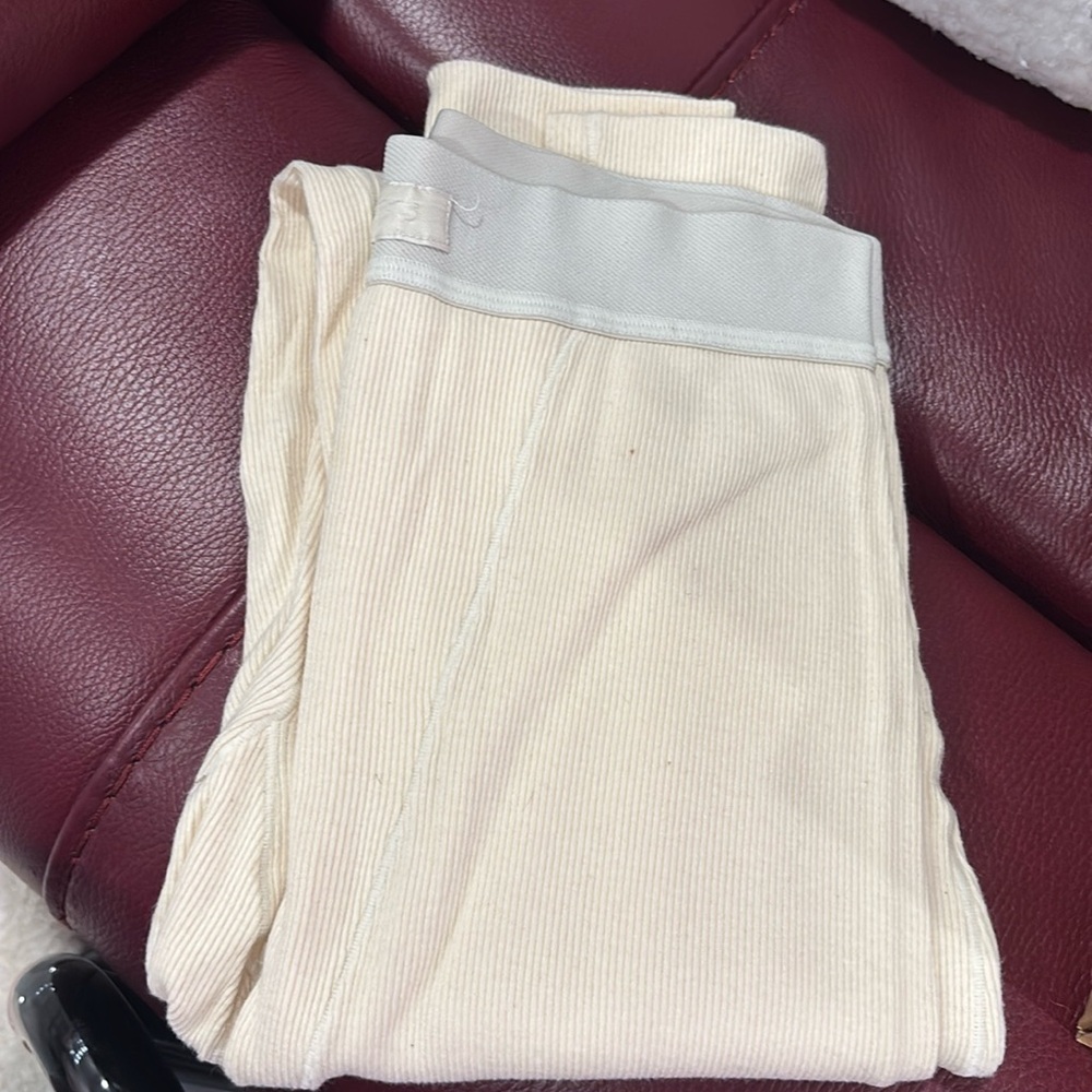 Used skim’s leggings